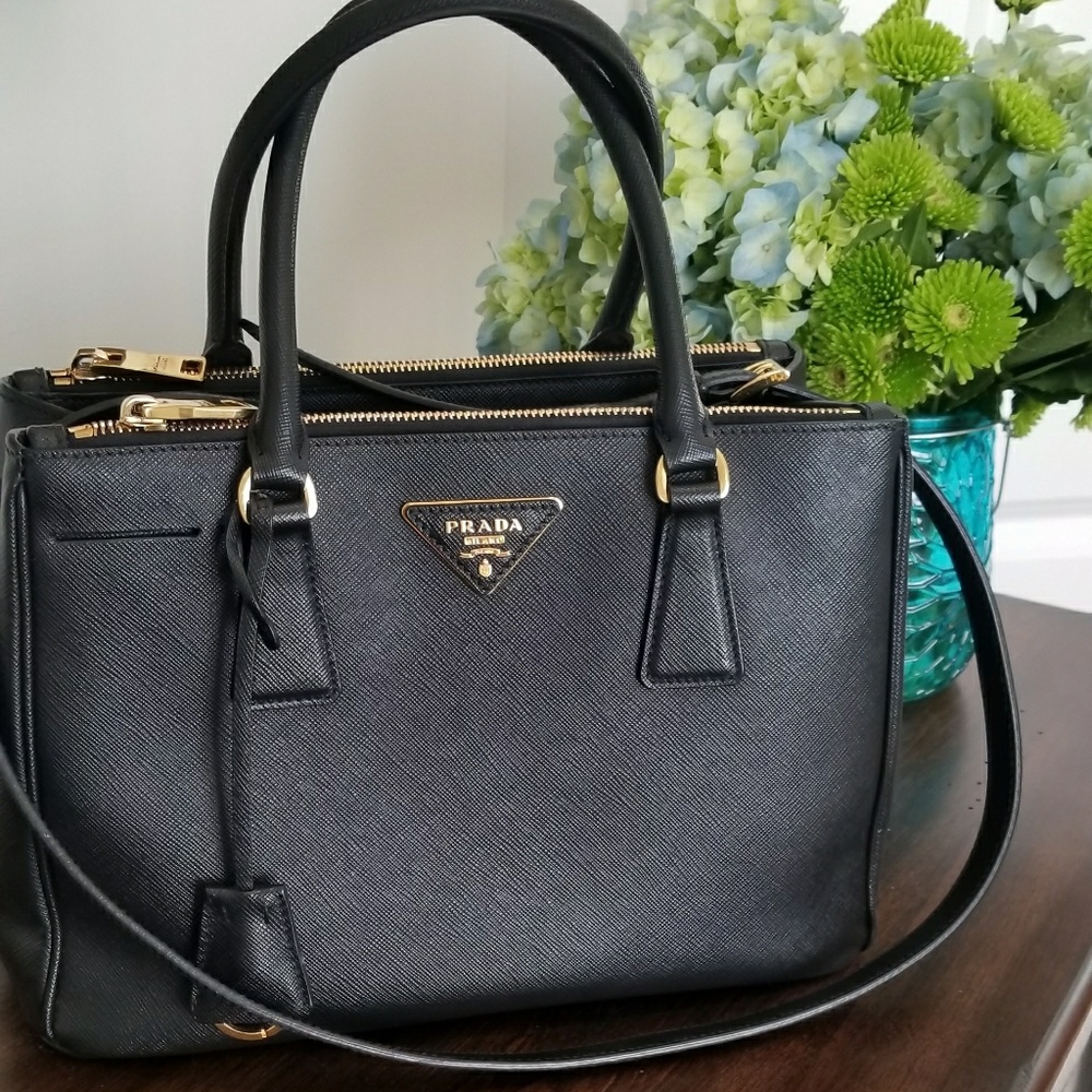 🚫SOLD🚫Prada Saffiano Lux Small Tote - Picture 1 of 6